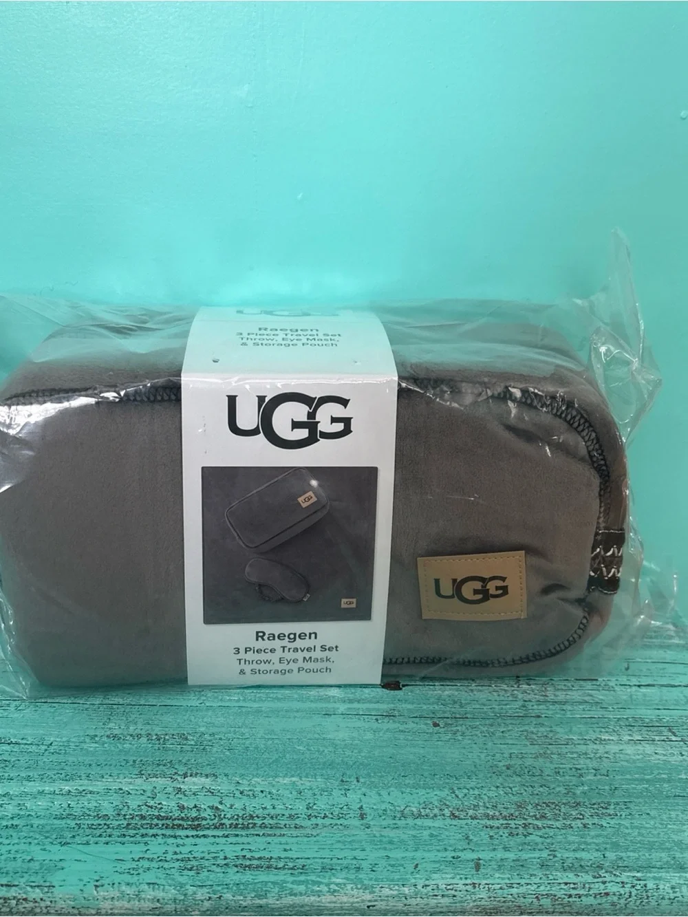UGG Rae­gen Travel Set in Gray